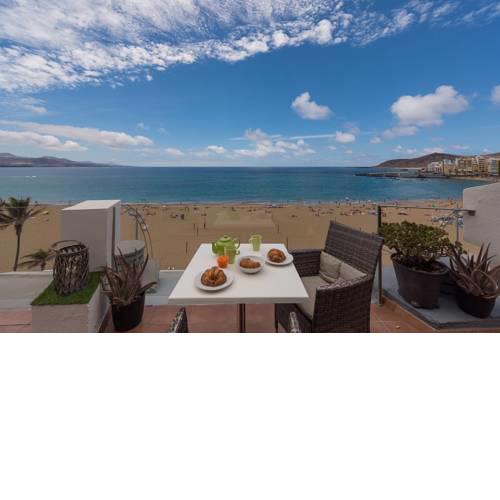 Huge terrace on Las Canteras Home on the beach