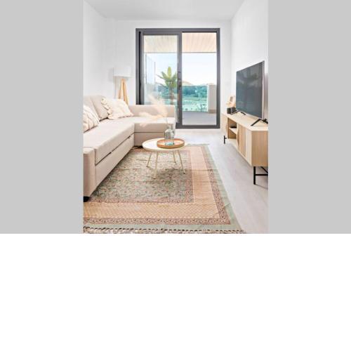 Hugo Modern Apartment Best Facilities