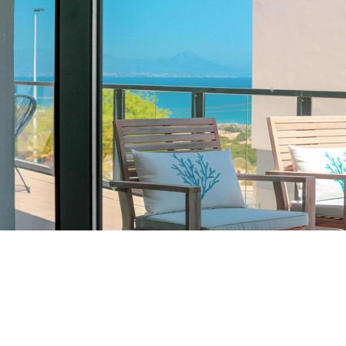 Iconic Sea Views Luxury Apartment