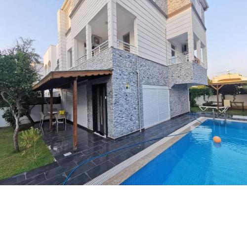 İCVA VİLLA İN BELEK, KADRİYE 5 Bedrooms ,1 Living Room , 2 Bathroom