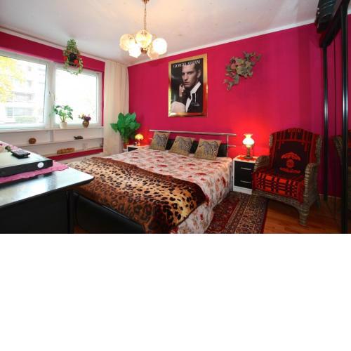 ID 4402 - Private Rooms