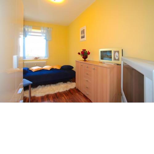 ID 5520 - Private Rooms