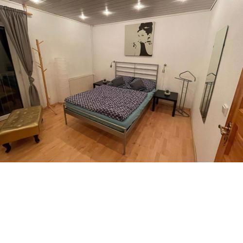 ID 7025 - Private Rooms