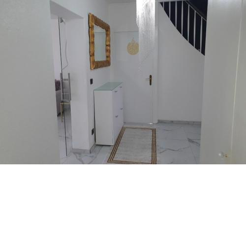 ID 7027 - Private House