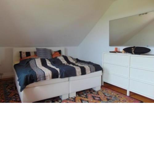 ID 7047 - Private Rooms