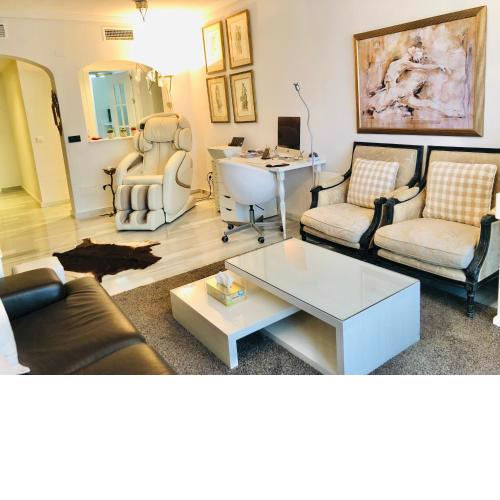 Ideal for Relaxation, massage Lovers and Golfers!