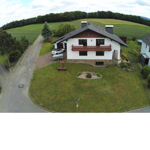 Idyllisches Ferienhaus “Werra Ausblick” am Meißner