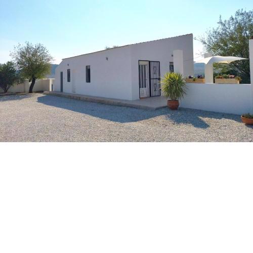 Immaculate 2-Bed 2-Bathroom Casa in Oria Almeria
