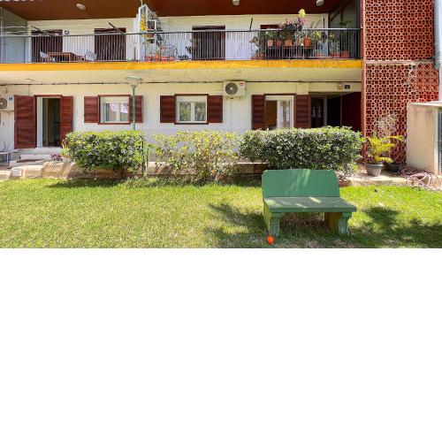 Immaculate 2-Bed Apartment in Denia