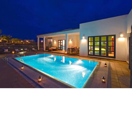 Immaculate 3-Bed Villa in Playa Blanca