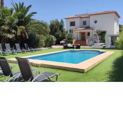 Immaculate 5-Bed Villa in Xabia
