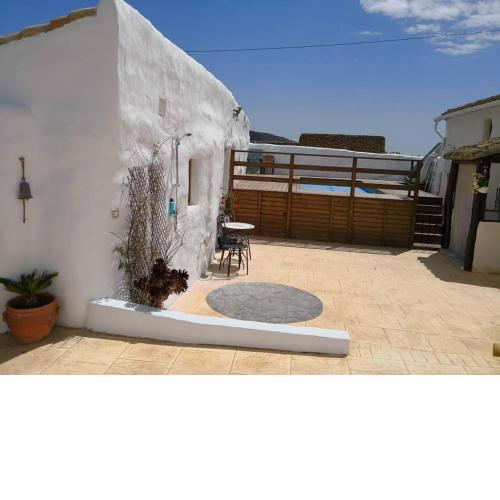 Immaculate Self Contained Apartment in ORIA