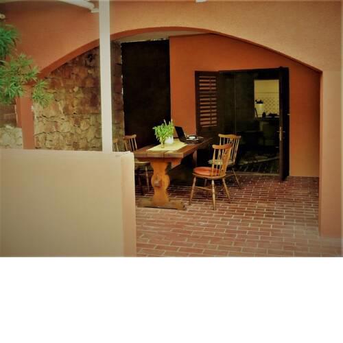 Impeccable 2-Bed Apartment in Stari Grad