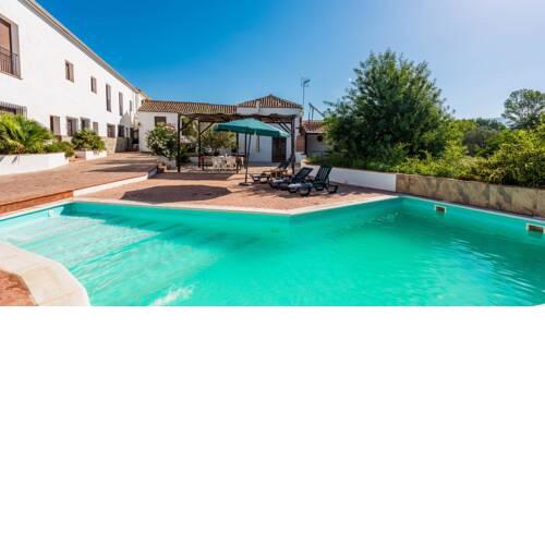 Impressive holiday villa for big groups near Antequera