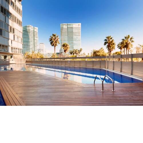 In front of the sea, with terrace and pool, close to CCIB