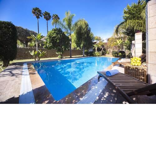 Inca Villa Sleeps 8 with Pool Air Con and WiFi