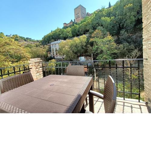 Increible terraza privada bajo la Alhambra