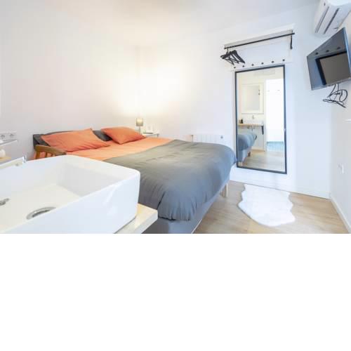 Independent room close to IFEMA y AEROPUERTOB