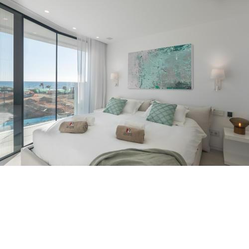 Infinity 1-1 LUXE PARTIAL SEA VIEW 3B