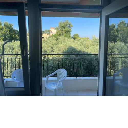 Inside olive trees, 7 min to sea