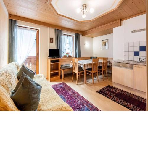Inviting apartment in Aschau with balcony