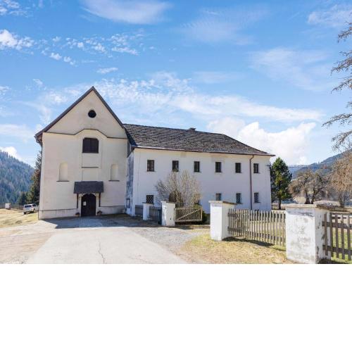 Inviting castle in Gnesau with garden