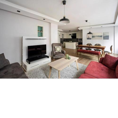Inviting Cozy Modern 3bd15bath Bright Home #114