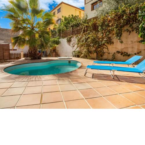 Inviting Holiday Home in Monachil with Jacuzzi
