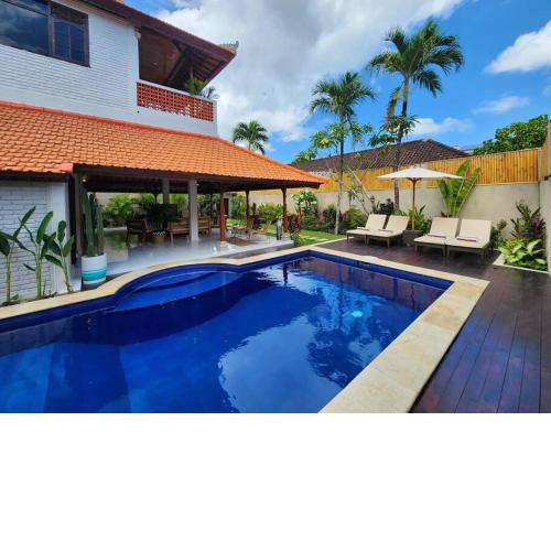Inyoni Toucan Villa - BEST location in Seminyak.