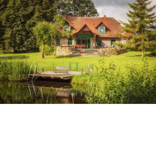 J1 Idyllisches Ferienhaus mit Seeblick