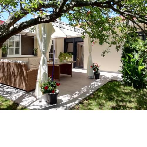 JARDIN, TERRAZA Y BARBACOA