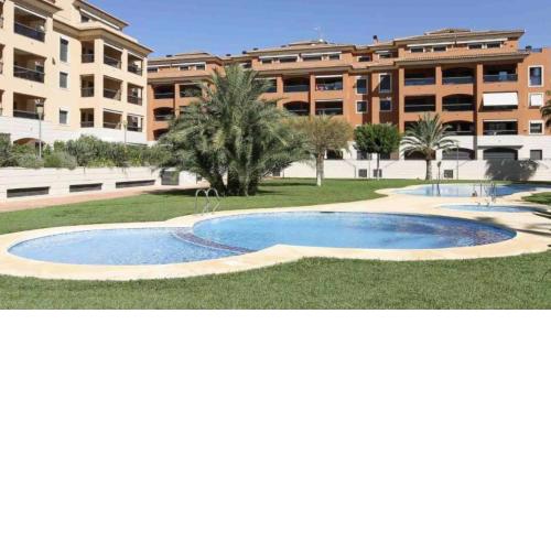 Jardines de Las Marinas con una gran terraza