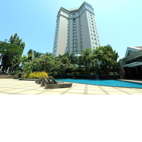Java Paragon Hotel & Residences