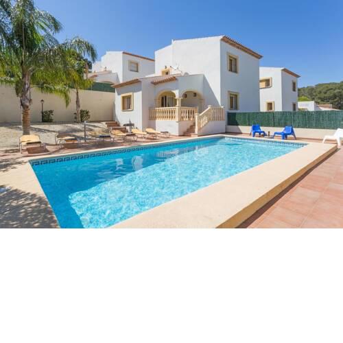 Javea Holiday Home Sleeps 4 with Pool Air Con and WiFi