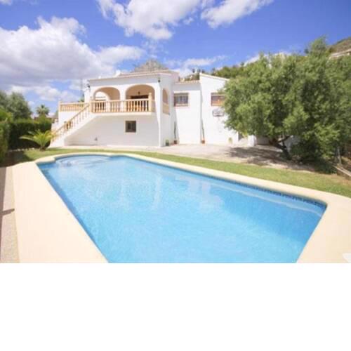 Javea Villa Sleeps 6 with Pool and WiFi