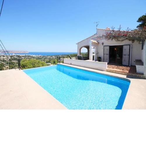 Javea Villa Sleeps 8 Pool Air Con WiFi