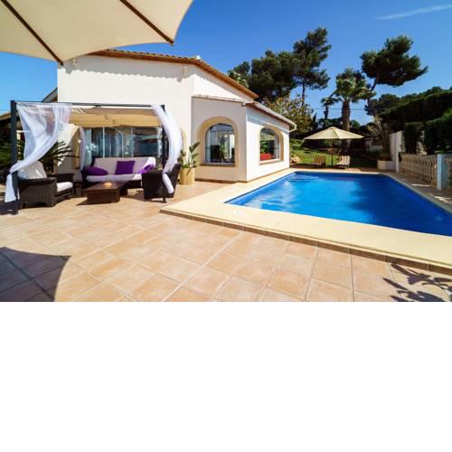 Javea Villa Sleeps 8 with Pool and Air Con