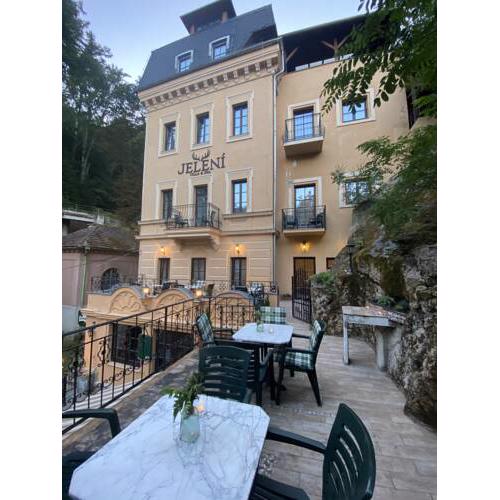 Jelení villa