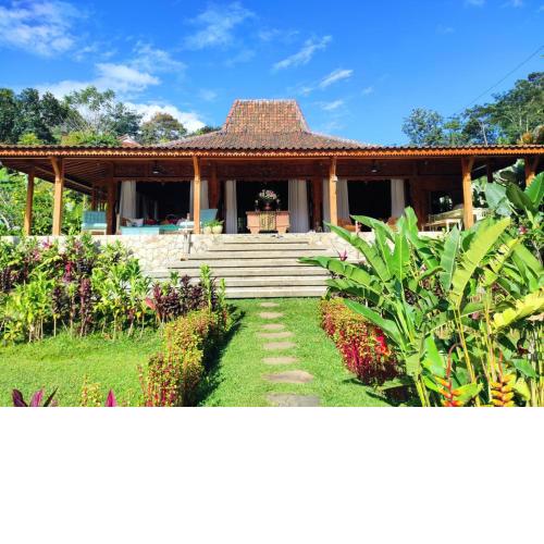 Joglo Omah Kempalan, Private Pool Villa in Sentul, Bogor