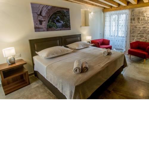 JR Luxury Guesthouse2