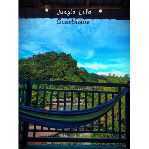JUNGLE LIFE GUEST HOUSE Tereking & Tansport Book with us