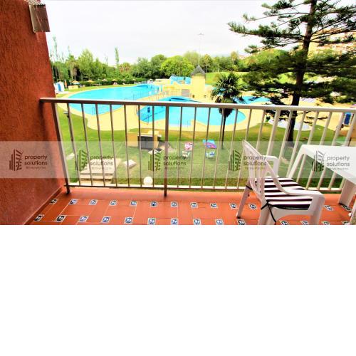 Júpiter Apartamento. Vista al jardín y la piscina. 36