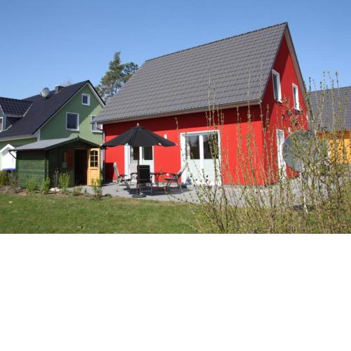 K77 - 5 Sterne Ferienhaus mit Sauna, grossem Garten direkt am See in Roebel an der Mueritz