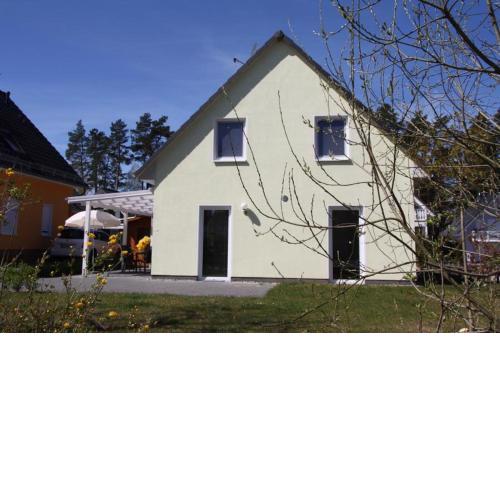 K83 - Modernes Ferienhaus mit Aussensauna und Sonnenterrasse am See in Roebel