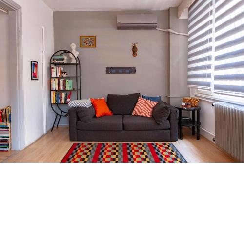 Kadıköy Gem: 1 Bedroom Flat w/Balcony Close to Subway