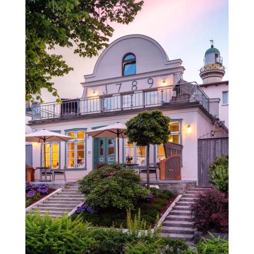 Kapitaenshaus in Wasserlage! Traumapartments Warnemuende
