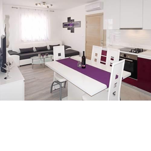 Karavona Apartment no2