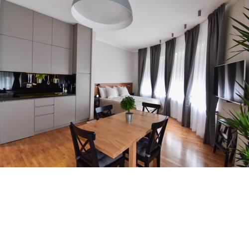 Karlo Main Square Apartments
