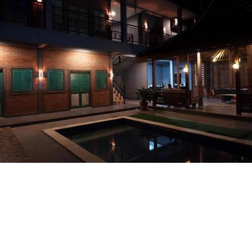 Kayu Tua Villa