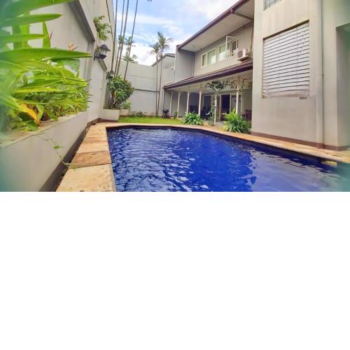 Kemang Utara Creative Villas